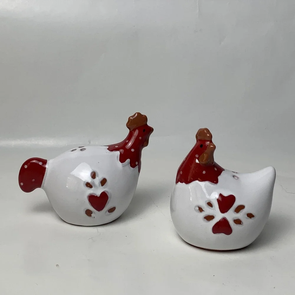 Vtg Style Ceramic Hen Salt and Pepper Shakers Red White Heart Farmhouse Decor